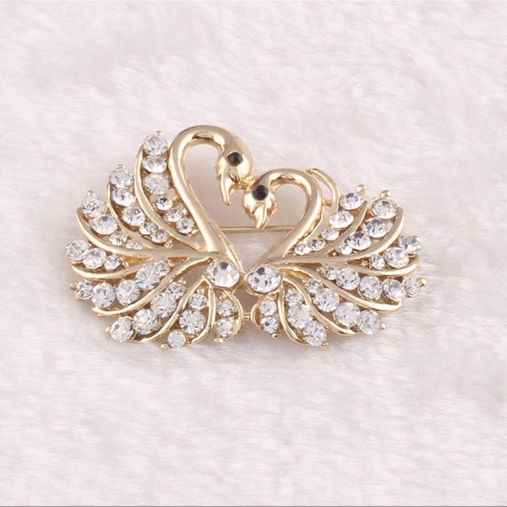 New Brooch - Picture 2 of 4